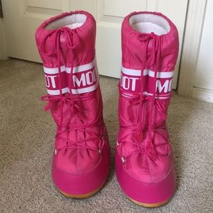 Vintage Pink Moon Boots